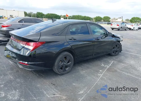 2021 Hyundai Elantra Sel z USA, uszkodzony, nr VIN 5NPLS4AG0MH033082